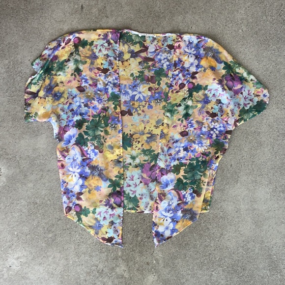 Sheer Floral Kimono - Picture 2 of 4